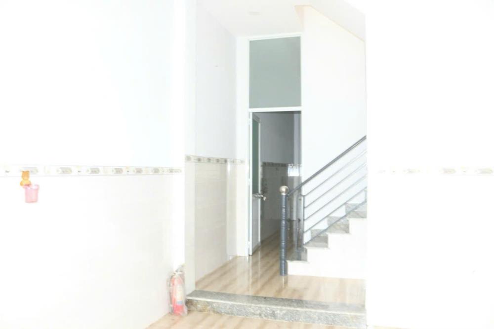 Cho thuê nhà riêng 4m x 15m hẻm xe hơi Lê Văn Chí, Thủ Đức, giá 11 triệu/tháng