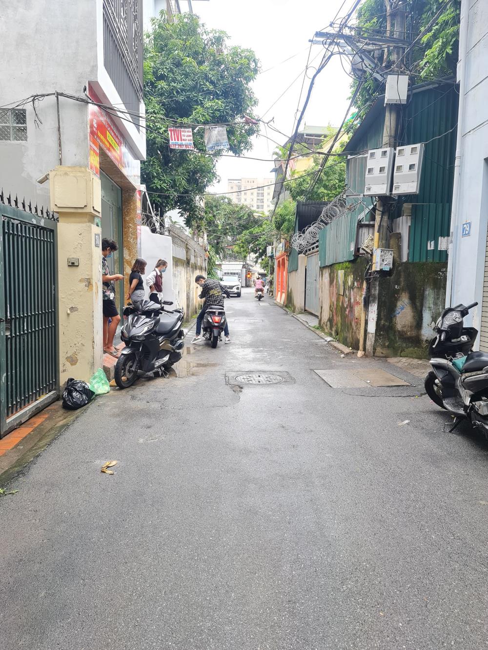 Bán nhà 71m2 mặt tiền 14m Lạc Long Quân, quận Tây Hồ, ô tô tránh, giá 10,9 tỷ