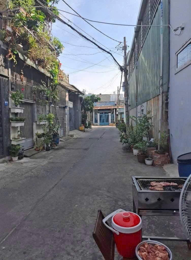 Bán nhà riêng diện tích 3,5x14m hẻm ô tô Nguyễn Thị Đặng Quận 12 giá chỉ 3,69 tỷ