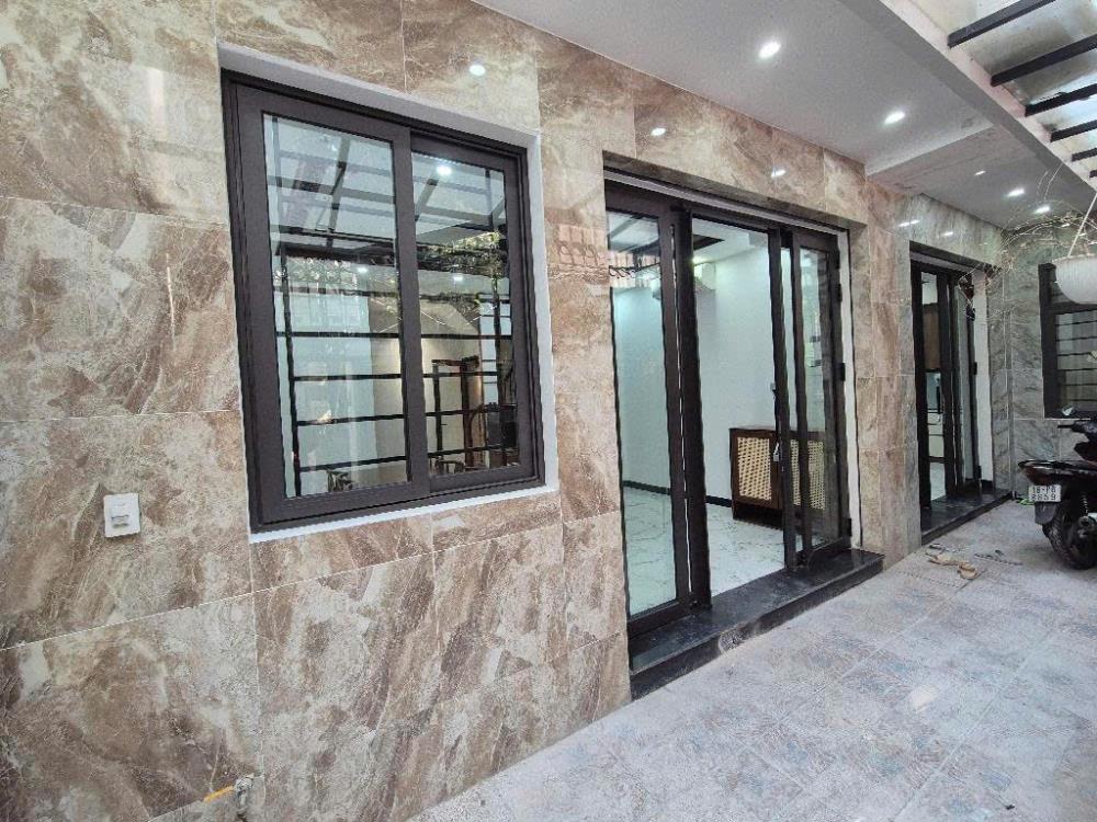 Bán nhà riêng 6 tầng thang máy 47m2 Võng Thị, Tây Hồ, tiện nghi hiện đại