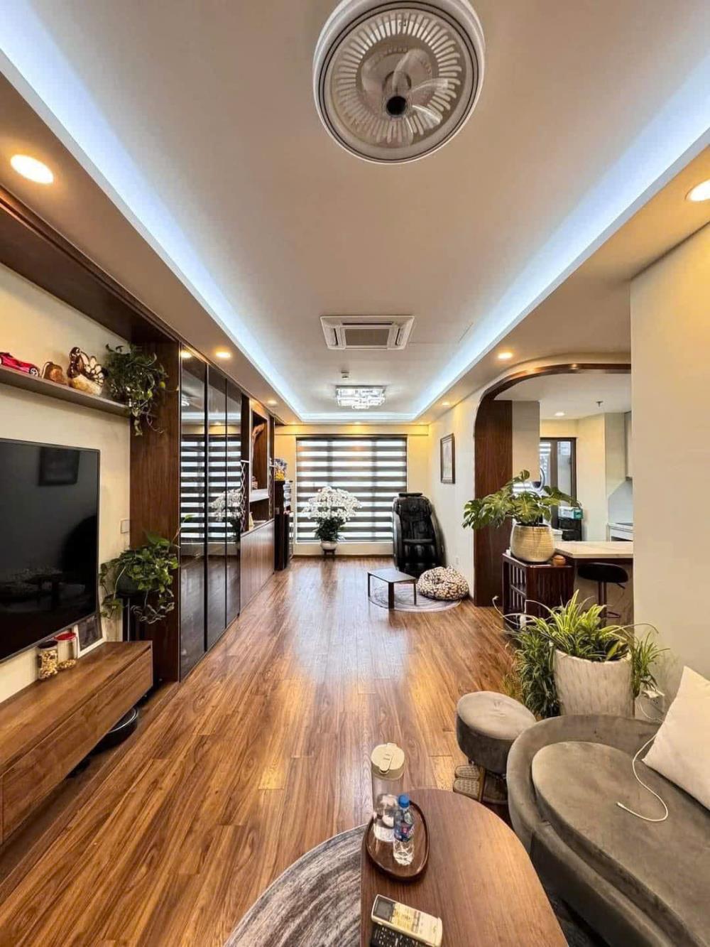Bán căn hộ chung cư 85m2 The Golden Palm Lê Văn Lương Quận Thanh Xuân full nội thất hướng Đông Nam