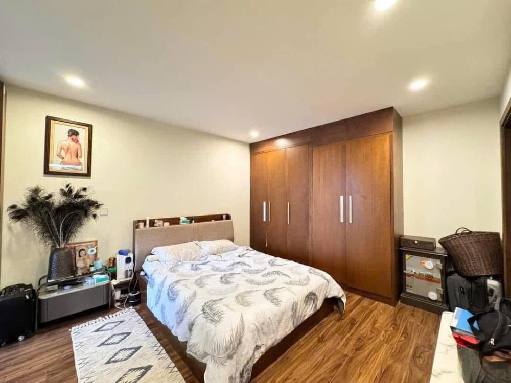 Siêu hiếm! Bán 4 ngủ tại Hinode City, DT: 132m2, Full Nội Thất, view đẹp, giá 12 tỷ, sổ đỏ sẵn