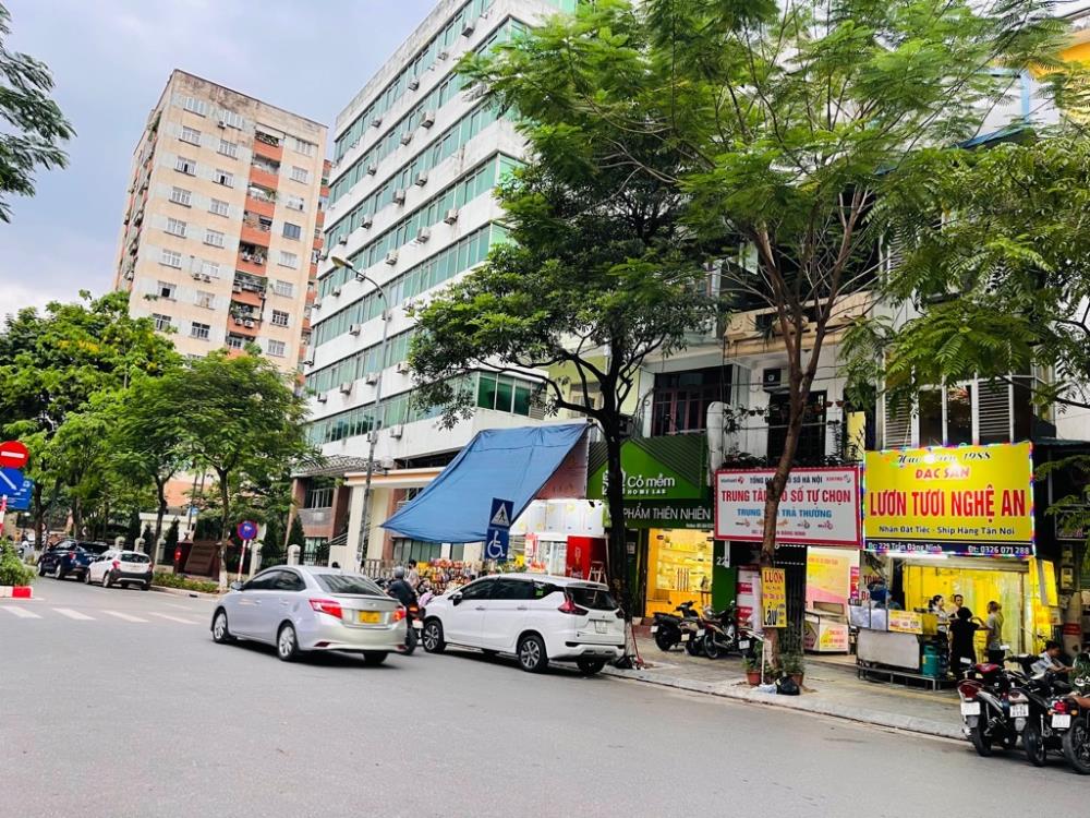 Bán nhà phố kinh doanh Dịch Vọng Cầu Giấy 40,4m2 giá 22 tỷ