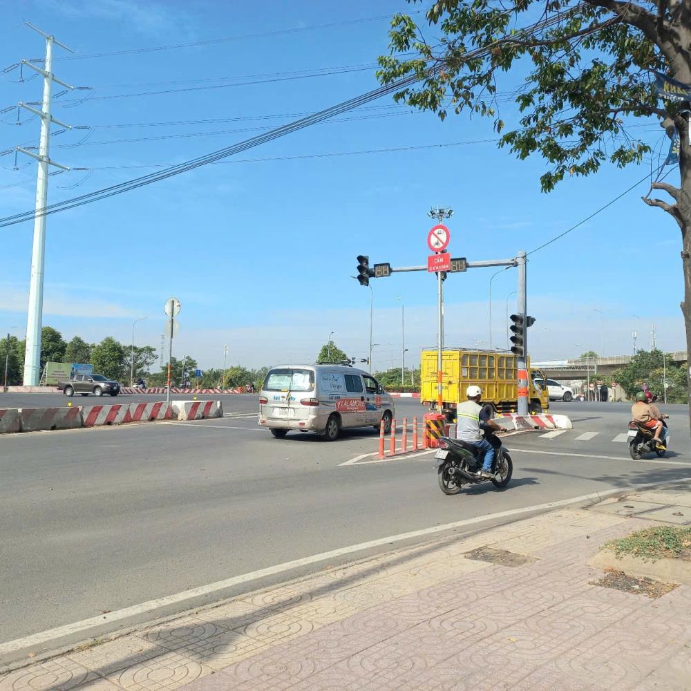 Bán lô đất thổ cư Phú Hữu Thủ Đức 76m2 giá 3 tỷ
