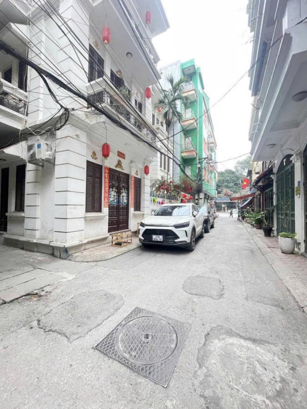 Bán nhà riêng 55 m2 tại Hoàng Quốc Việt, Nghĩa Đô, Cầu Giấy, có 2 mặt thoáng