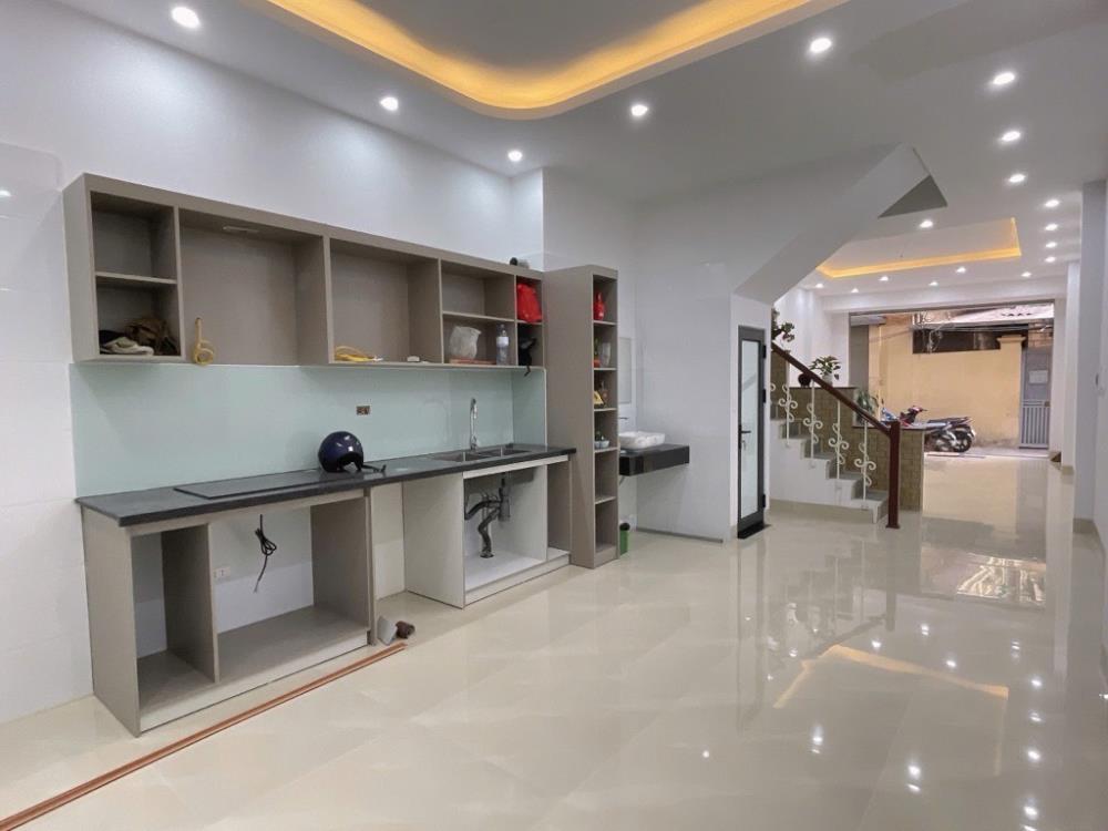 Bán nhà riêng tại Đường Yên Xá, 6,26 tỷ, 33m², 5 tầng, 3 bước ra mặt đường to Tổng Cục 5, sổ đẹp