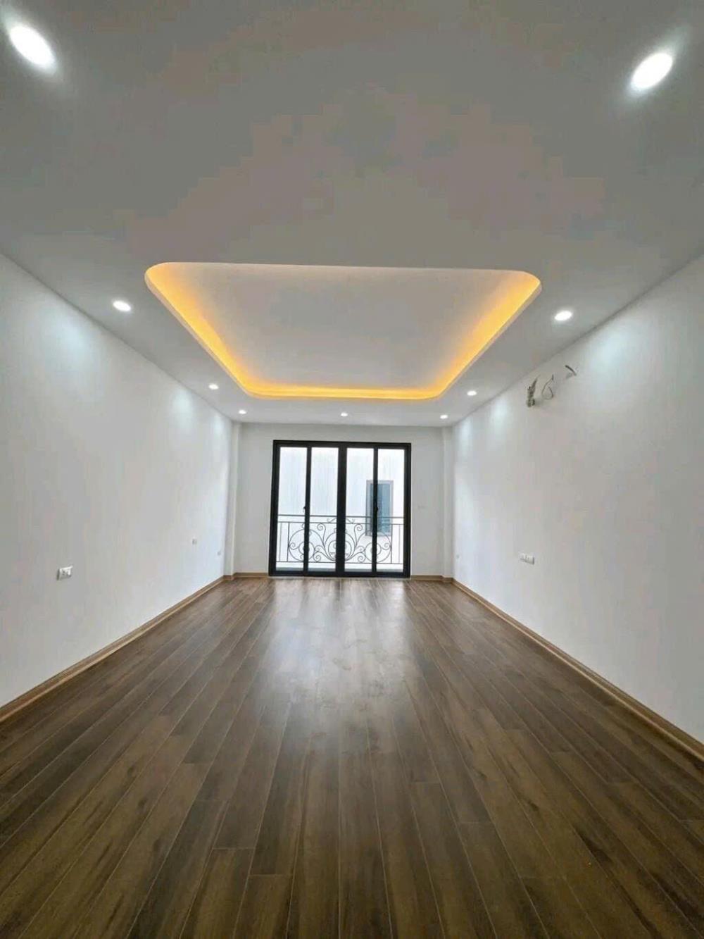 Bán nhà 6 tầng thang máy 35m2 mặt tiền 4.5m phường Cống Vị quận Ba Đình Hà Nội
