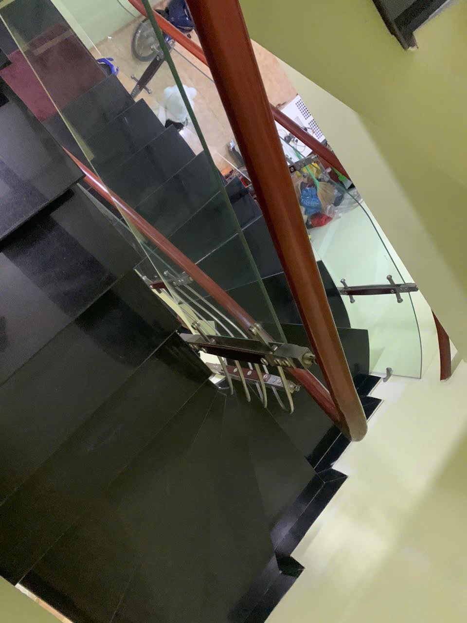 Bán nhà riêng 3 tầng đường ô tô khu chợ Loong Toong phường Trần Hưng Đạo diện tích 60m2 giá 6 tỷ 950 triệu