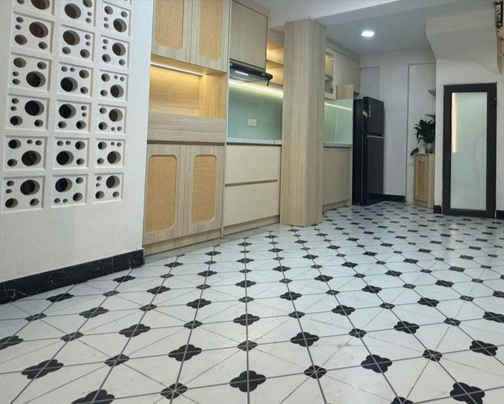 Bán nhà lô góc 24m2 Giáp Bát, Hoàng Mai, ô tô đỗ cửa