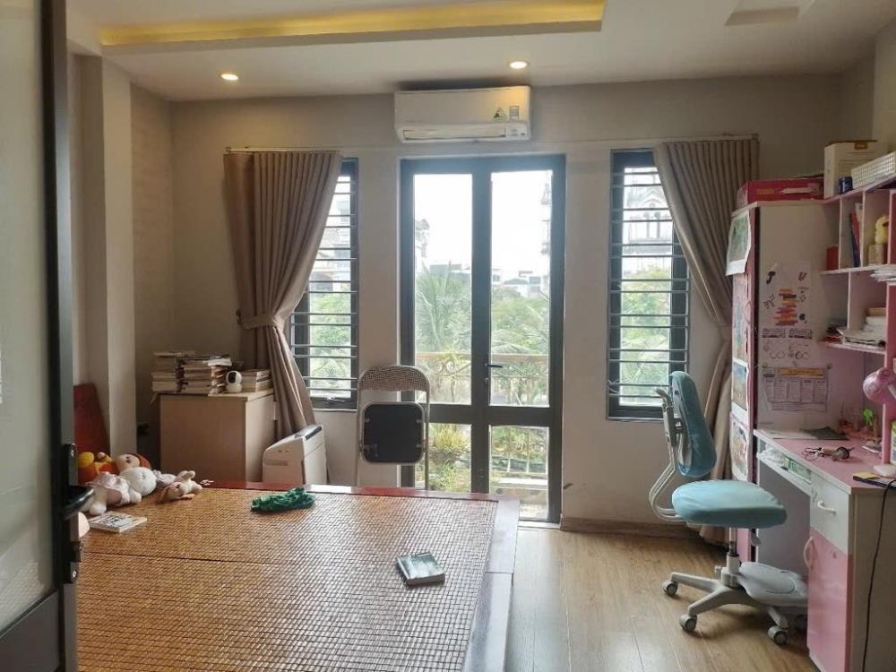 Bán nhà riêng 40m2 Giáp Bát, Hoàng Mai, Hà Nội, lô góc, ô tô tránh