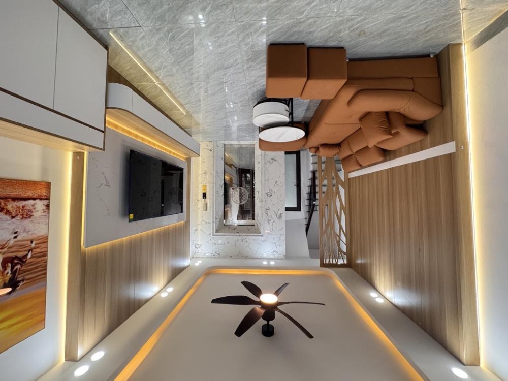 Bán nhà riêng 50m2 phố Vọng quận Hai Bà Trưng Hà Nội giá 8,5 tỷ thang máy ô tô đỗ cổng