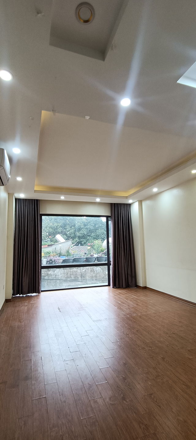 Bán nhà riêng 60m² đường Cổ Linh, Long Biên, tiện ích đỉnh cao