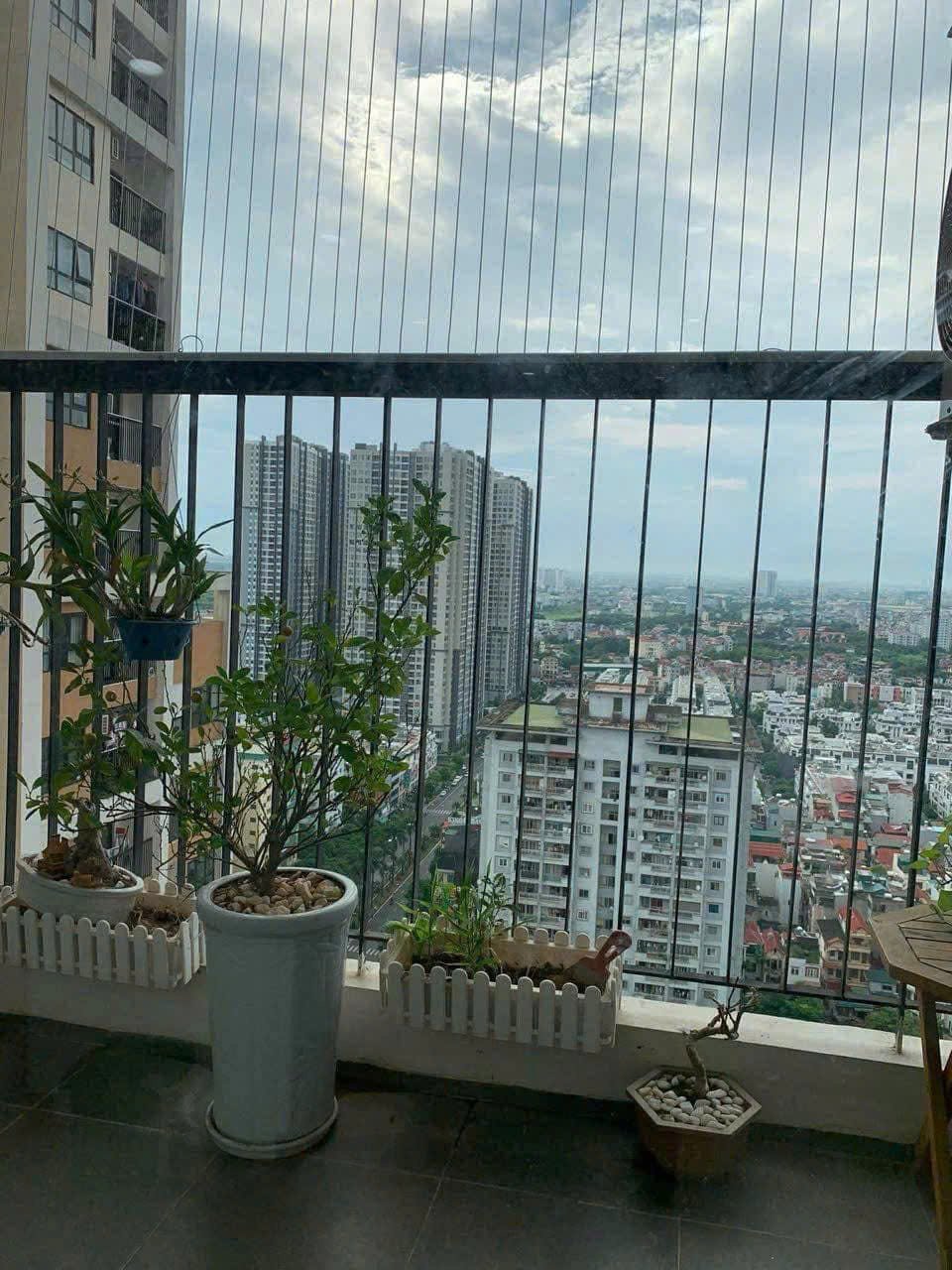 Bán căn hộ Watermark Lạc Long Quân, 98m2, 2PN, full đồ, căn góc, view hồ, hướng Nam, giá 9 tỷ