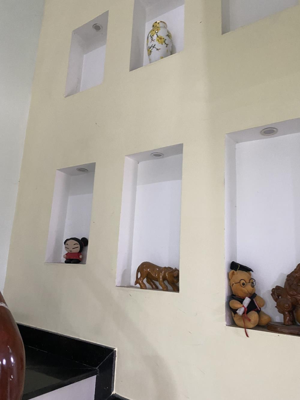 Bán nhà riêng 3 tầng mới đẹp hẻm 70m2 Phú Hữu Thủ Đức