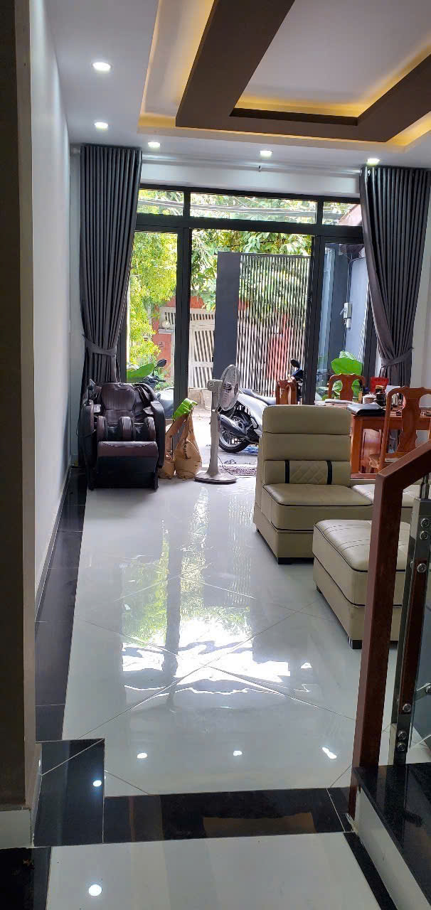 Bán nhà riêng 82m2 hẻm xe tải Lạc Long Quân, Quận Tân Bình, giá 7,1 tỷ TL