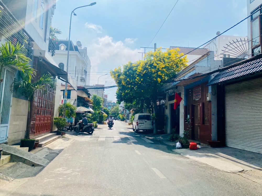 Bán nhà riêng 4m x 18m mặt tiền đường 14m phường Tân Sơn Nhì quận Tân Phú giá 9,15 tỷ