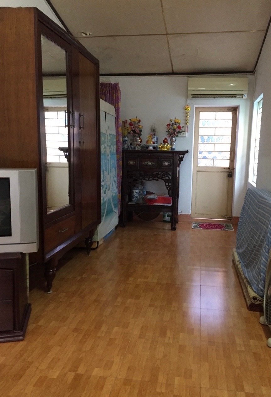 Bán nhà riêng 30 m2 trong ngõ số 80 Hoàng Văn Thụ, quận Hồng Bàng, Hải Phòng có sân để xe máy