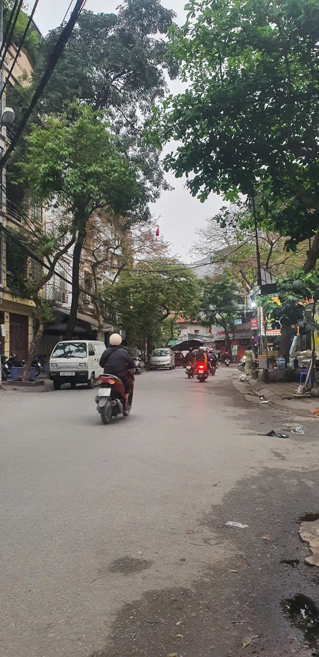 Bán nhà riêng đường Kim Đồng phường Giáp Bát quận Hoàng Mai diện tích 60m2 giá 18 tỷ 900