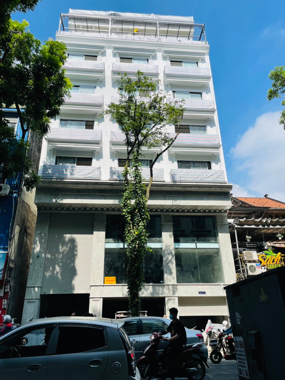 Bán nhà riêng 210m2 Nguyễn Thị Định Quận Cầu Giấy Mặt tiền 11m Nội thất cao cấp