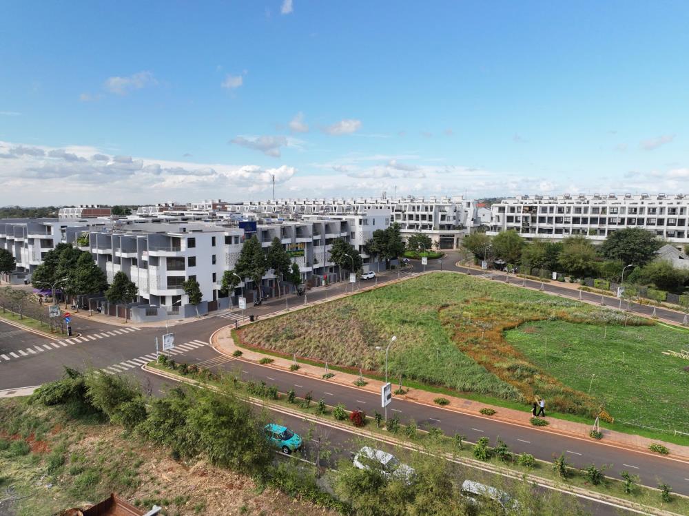 Bán nhà biệt thự liền kề 125m2 mặt tiền Nguyễn Đình Chiểu Buôn Ma Thuột