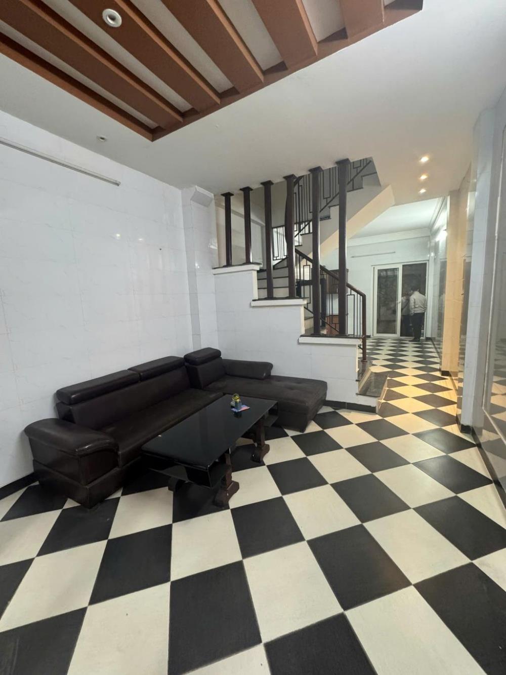 Bán nhà riêng Hoàng Mai 50m2 ô tô cách 10m tiện nghi đầy đủ giá 6.7 tỷ