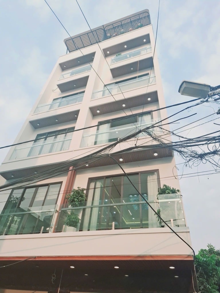 Bán nhà riêng 47 m2 tại Cổ Linh, Long Biên, nhà 6 tầng, gara ô tô