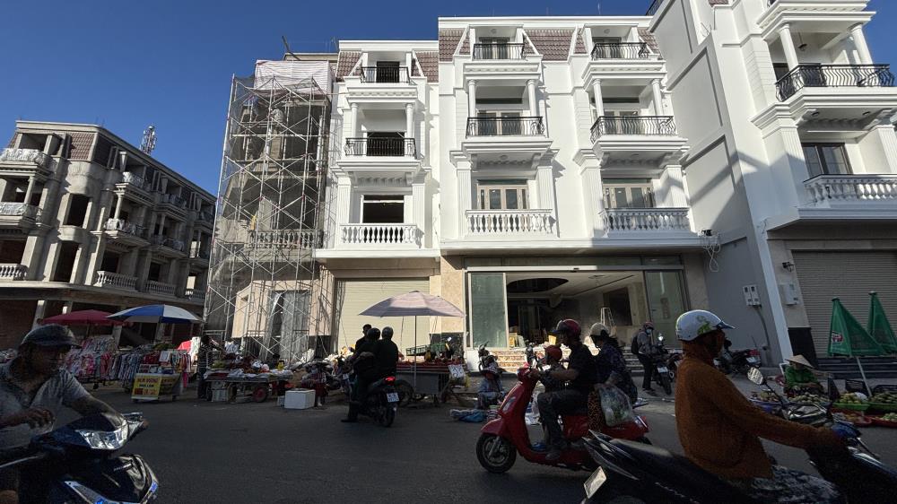 Bán nhà phố thương mại mặt tiền 6m đường Ngô Quyền 140.3m2 Thị xã Bình Minh