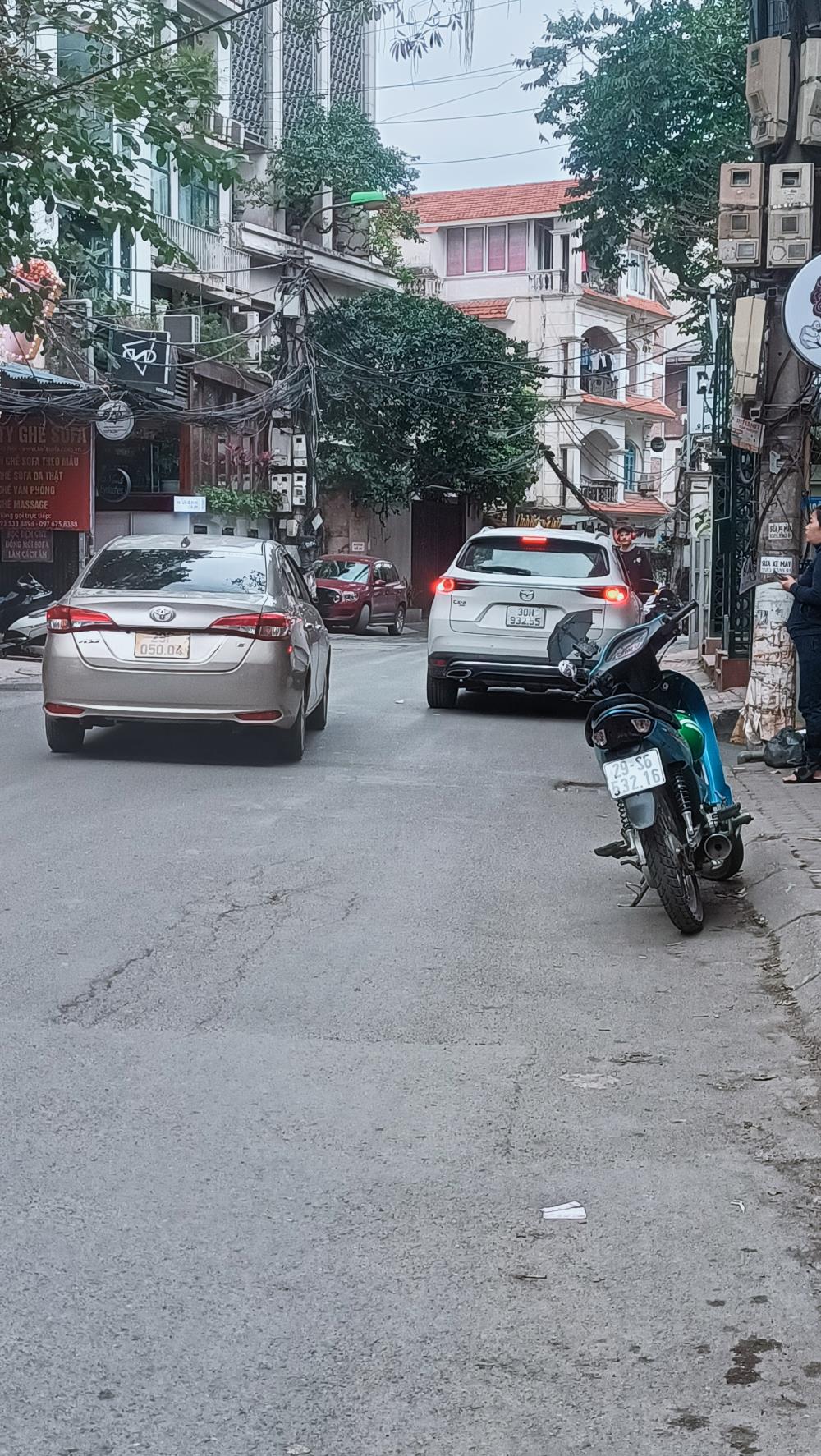 Bán nhà riêng 77m2 Phường Quan Hoa, Quận Cầu Giấy, Sổ đỏ chính chủ