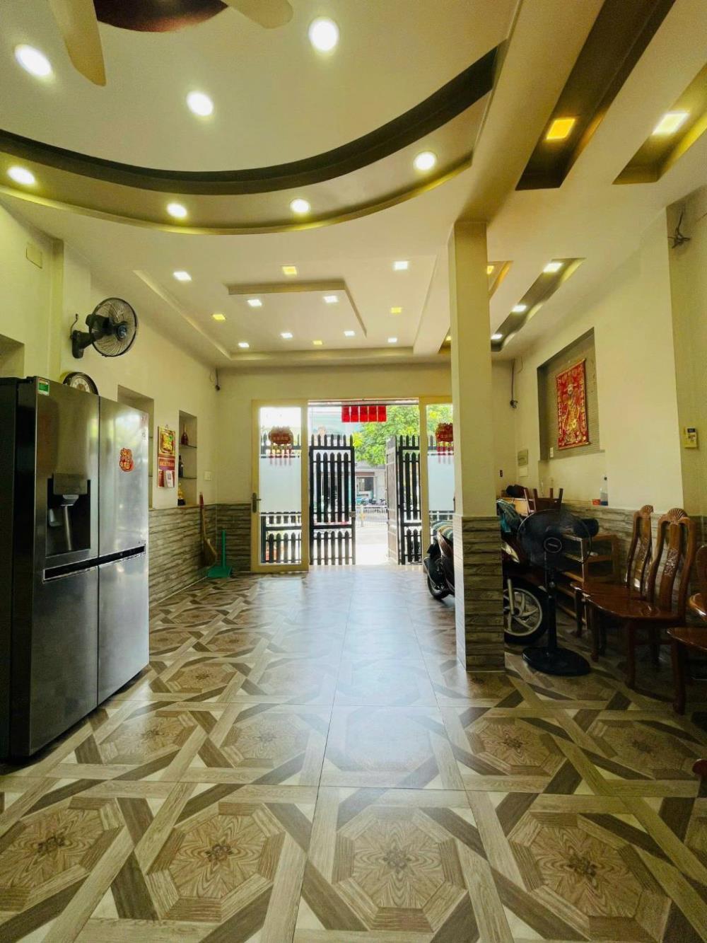 Bán nhà mặt tiền kinh doanh 65m2 Lũy Bán Bích, Tân Phú, giá 12 tỷ