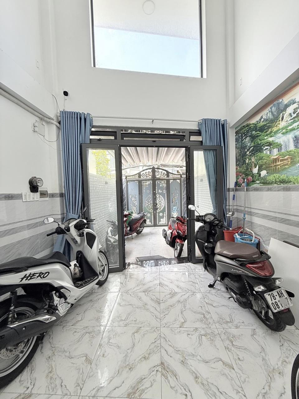 Bán nhà phân lô vip ôtô đỗ trong nhà tại Đường Trung Kính, Yên Hòa, Cầu Giấy