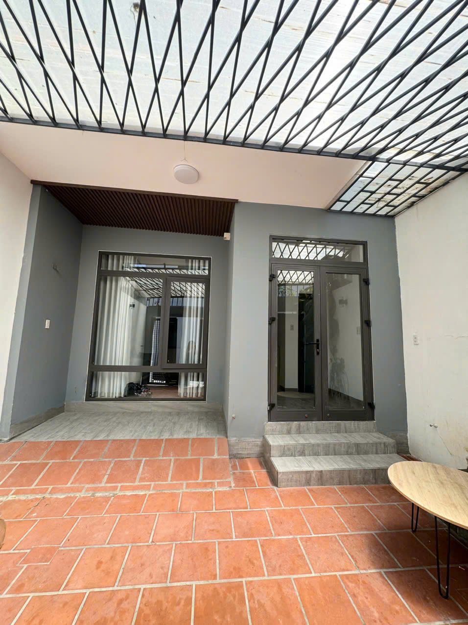 Bán nhà 1 trệt 2 lầu 71.2m² đường ô tô Cầu Dứa Phú Nông Nha Trang nội thất đầy đủ