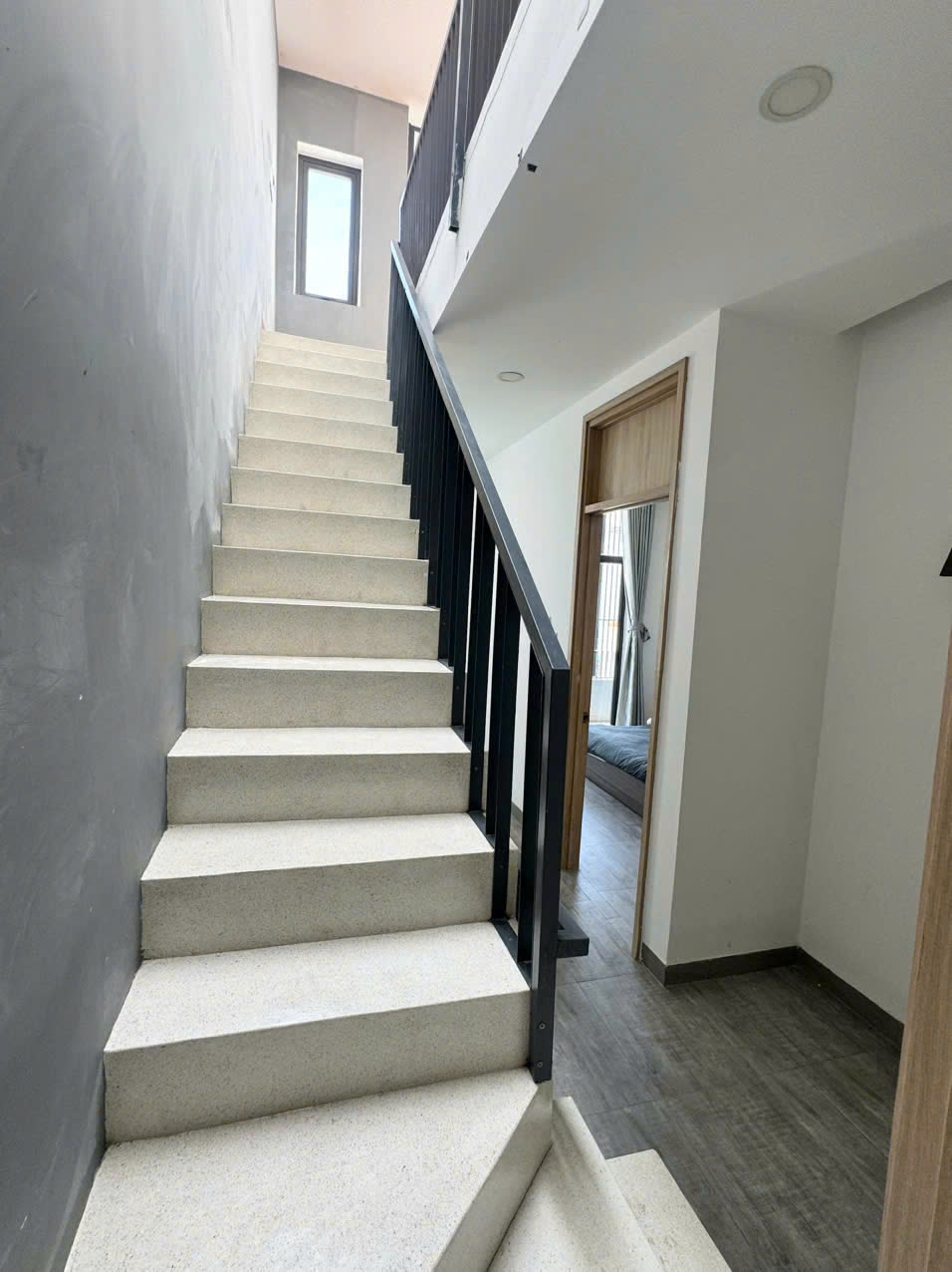 Bán nhà phố siêu Vip Trần Quốc Hoàn 2 thoáng, ô tô tránh, kinh doanh siêu hốt bạc, 85m2*5T, mặt tiền