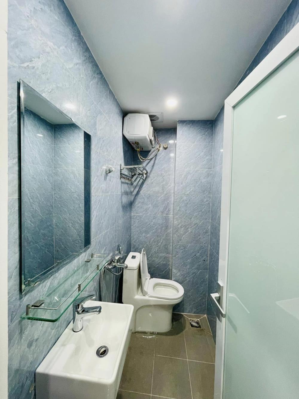 Bán nhà riêng 40m2 Văn Chương, Đống Đa, giá 4,85 tỷ có sổ đỏ