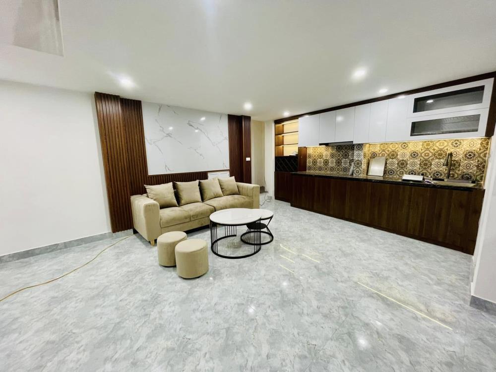 Bán nhà riêng 81m2 3 tầng đường Út Tịch Tân Bình giá 15,5 tỷ gần sân bay