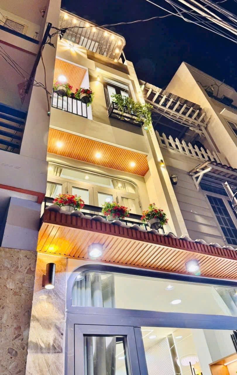 Bán nhà riêng 33m2 Trần Quang Diệu, Quận 3 giá 2,27 tỷ công chứng ngay