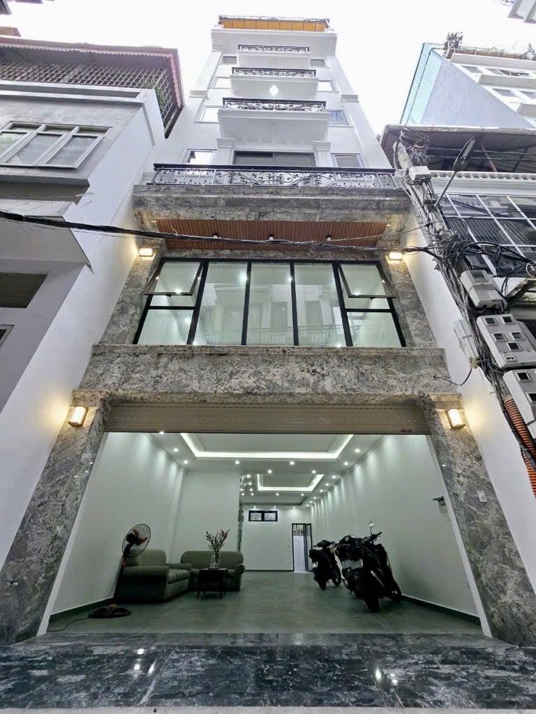 Bán nhà riêng 8 tầng Cầu Giấy 95m2 có gara ô tô và thang máy