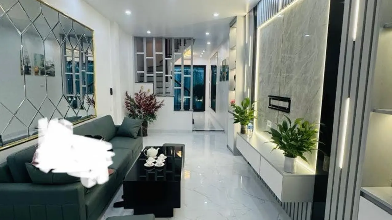 Bán nhà riêng 40 m2 đường Hào Nam, Đống Đa, kinh doanh và ô tô vào 30m