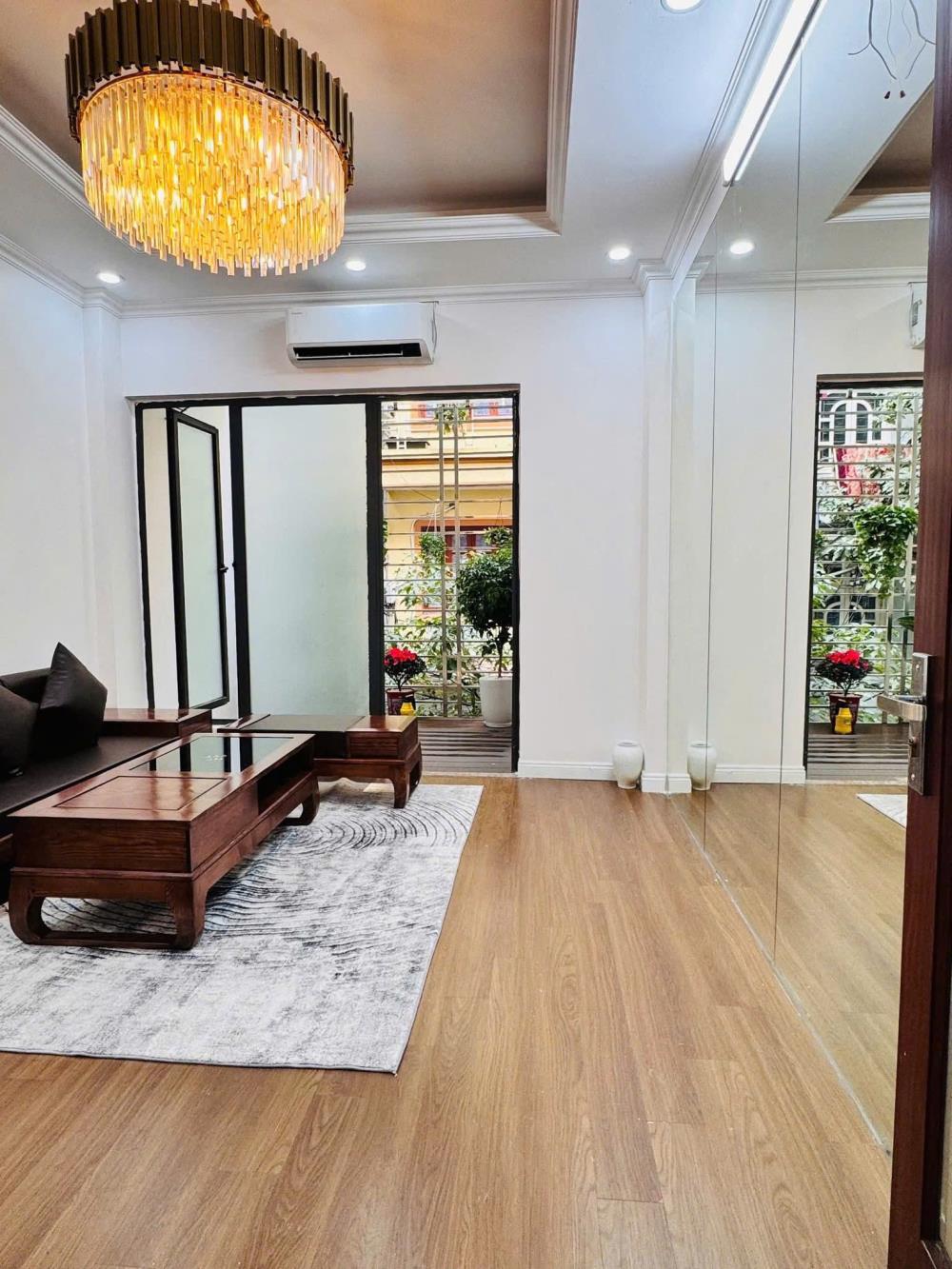 Bán nhà phân lô Hàng Không , thang máy nhập khẩu, kinh doanh, full nội thất cao cấp, 90m2