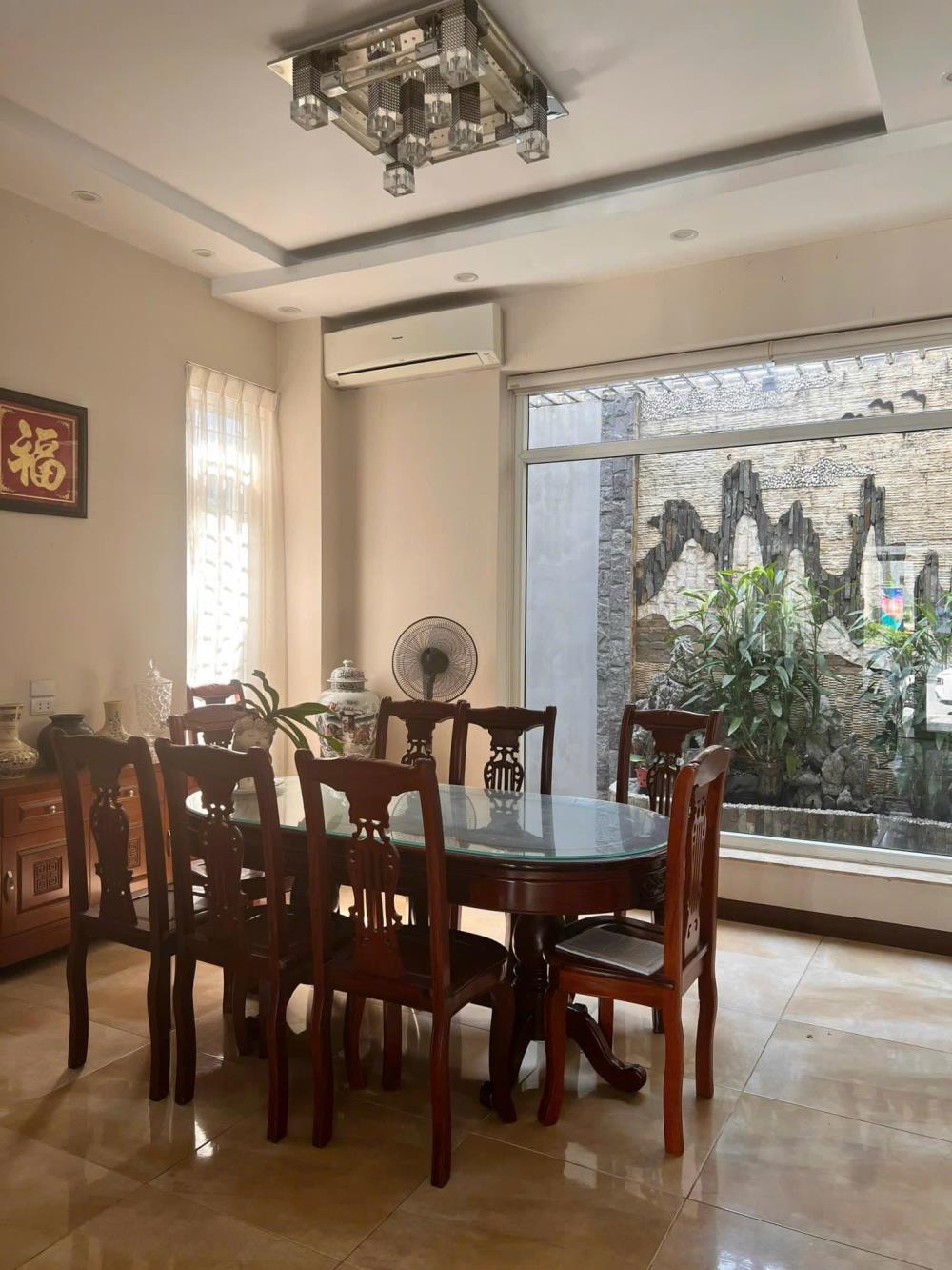 Sang nhượng biệt thự 180m2 Nguyễn Trãi Hà Đông mặt tiền 9.6m giá 43.5 tỷ