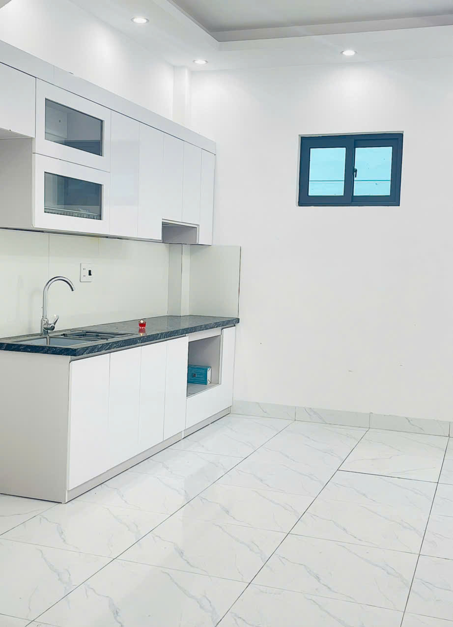 Bán nhà 5 tầng mới tại Lai Xá Kim Chung Hoài Đức giá chỉ 5,4 tỷ