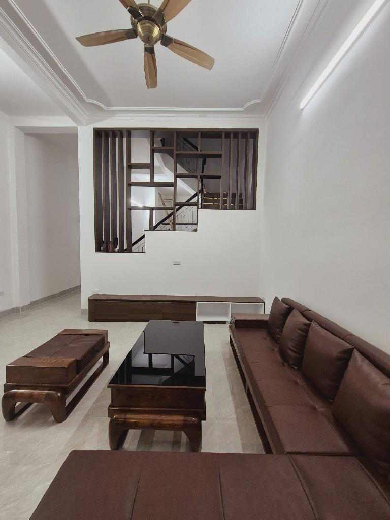 Bán nhà riêng 60m2 Đặng Tiến Đông, Đống Đa, Hà Nội, nội thất xịn chờ thang máy