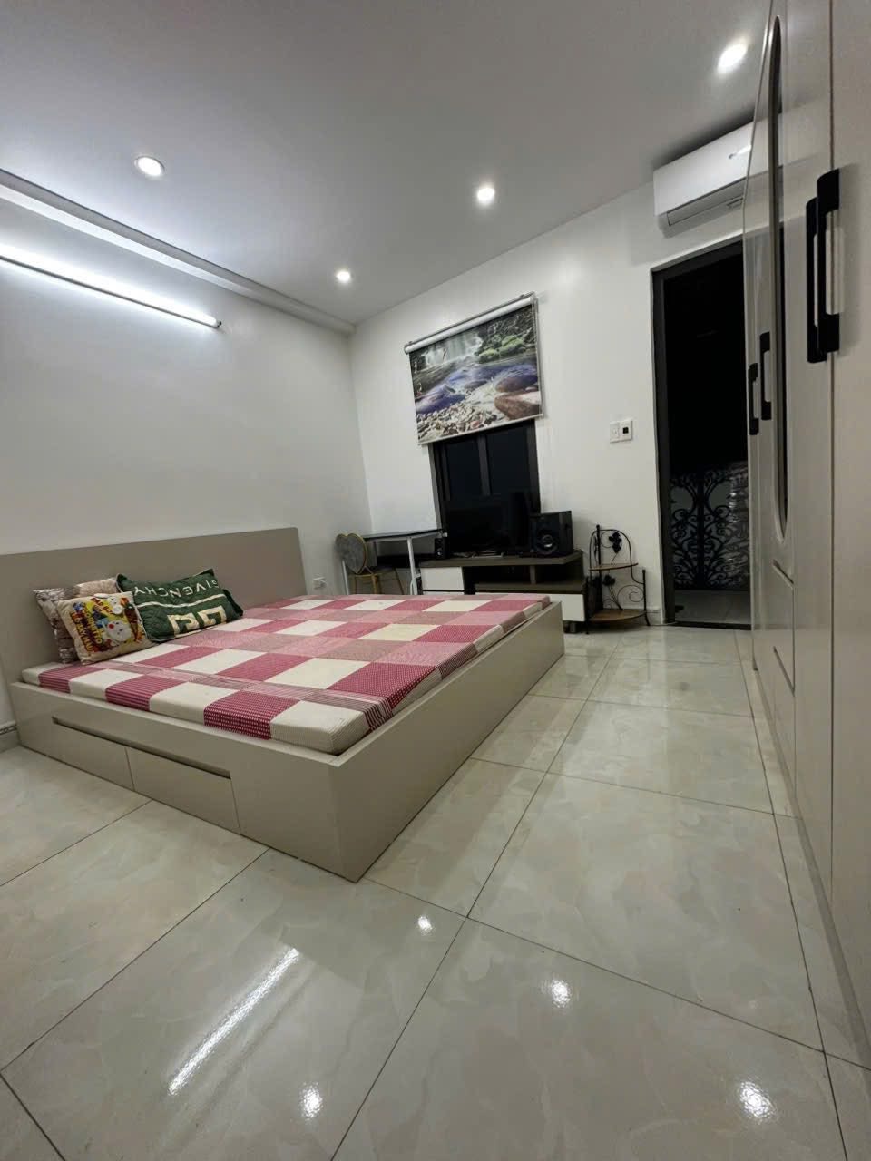 Bán nhà riêng 35m² đường Hồ Tùng Mậu quận Nam Từ Liêm ô tô đỗ cửa lô góc