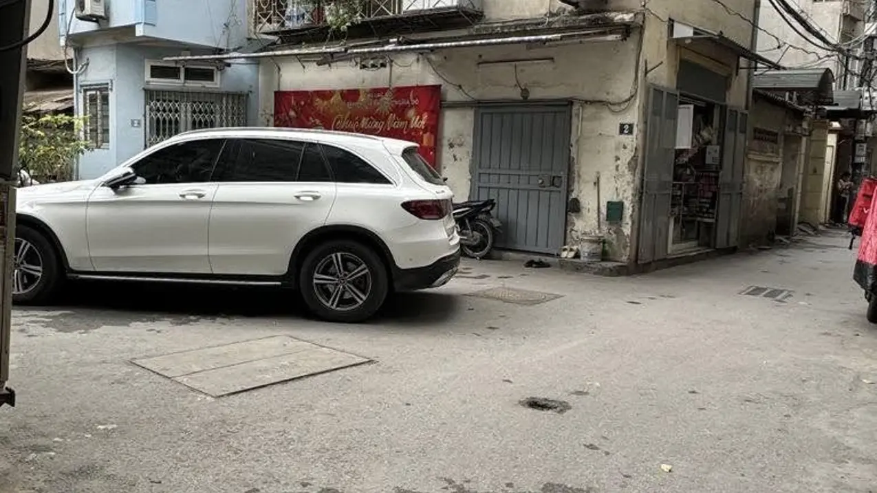 Bán nhà riêng 52m2 Hoàng Quốc Việt, Cầu Giấy giá 7,9 tỷ gần ô tô
