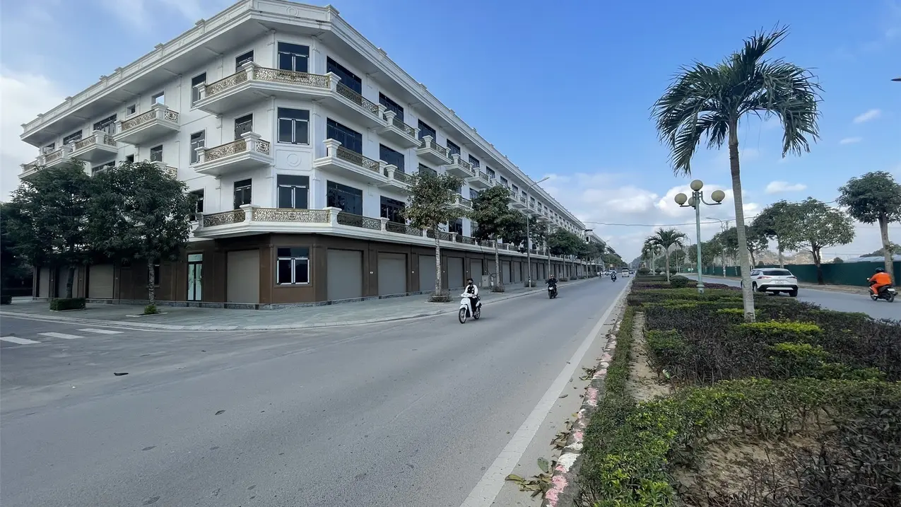 Bán shophouse 90m2 trục đại lộ CSEDP Quảng Thắng TP Thanh Hóa, sang tên ngay