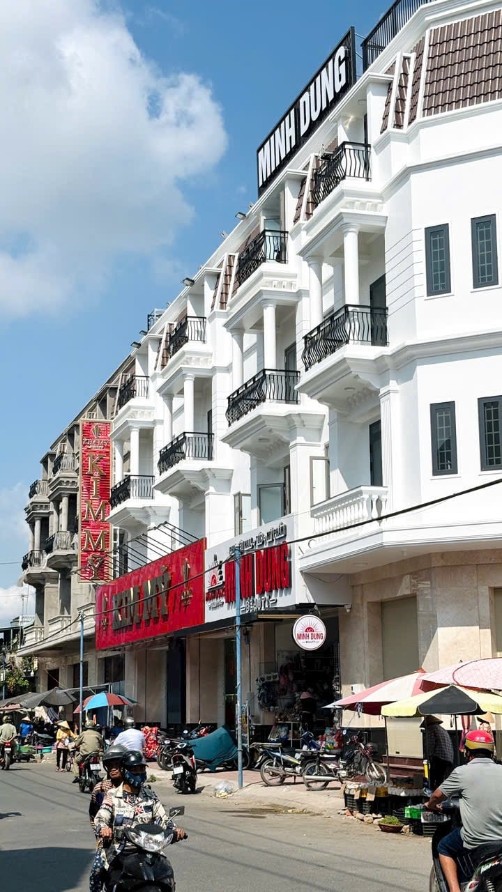 Bán shophouse 7m mặt tiền 79,5m2 đường Ngô Quyền, Thị xã Bình Minh tiện kinh doanh