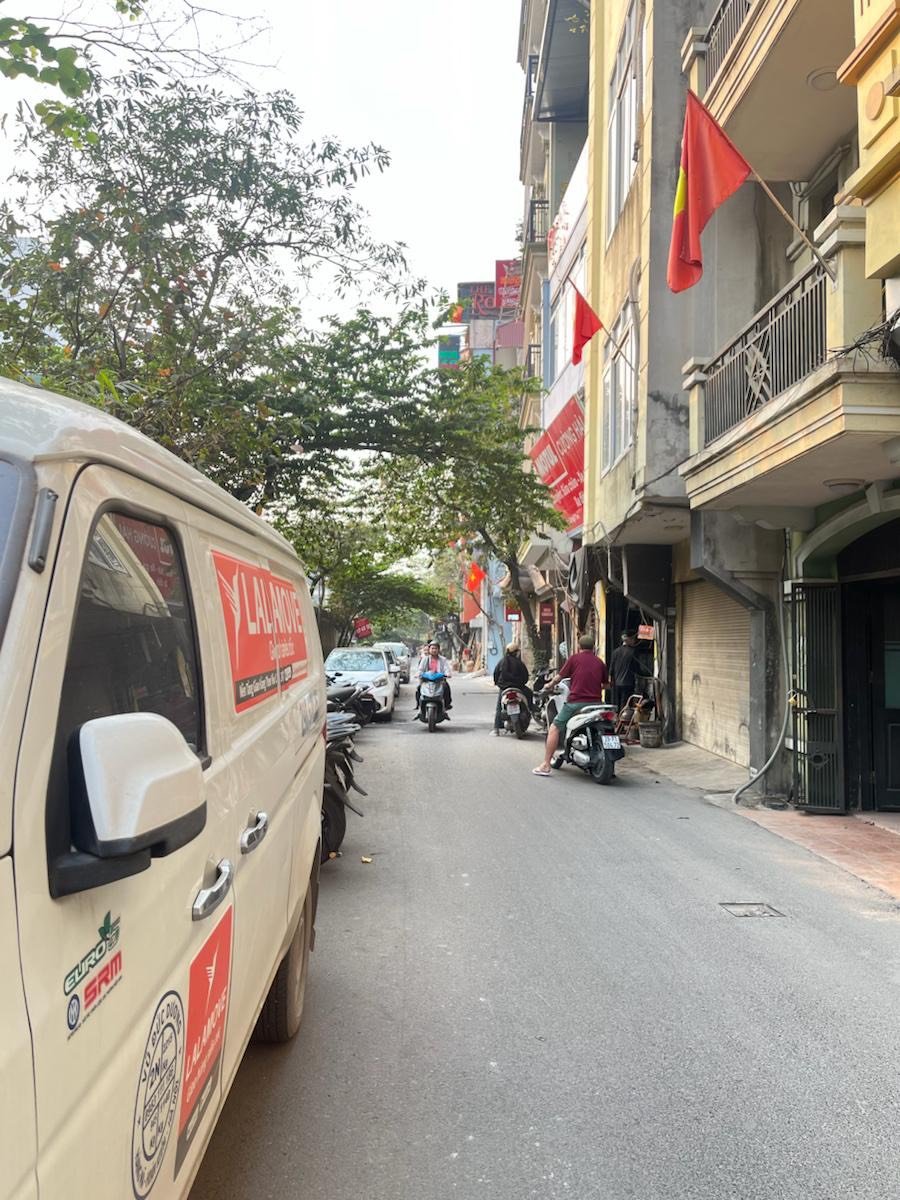 Bán nhà riêng 127m2 mặt phố Nghi Tàm quận Tây Hồ ô tô vào nhà