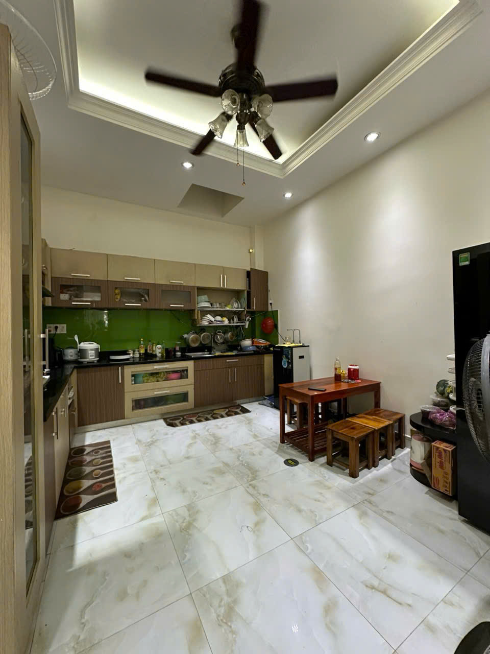 Hàng xóm chuyển lên cc nhờ bán nhà Văn Quán ô tô đỗ cửa & kinh doanh, sát chân chung cư