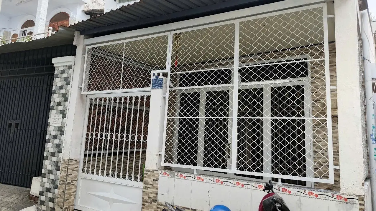 Bán nhà riêng 30m2 đường 39 Quận 2 giá chỉ 2,5 tỷ sổ hồng riêng
