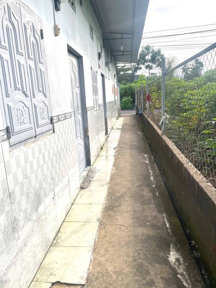 Bán nhà mặt tiền 253m2 Nguyễn Thị Sáu Hóc Môn có 8 phòng trọ cho thuê