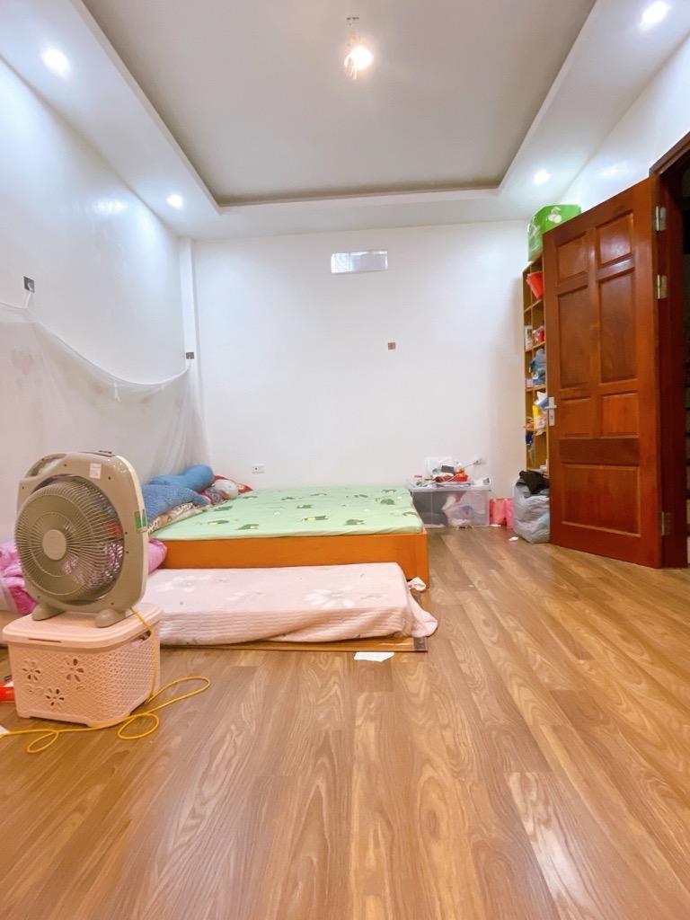 Bán nhà riêng 42m2 Nguyễn Đức Cảnh, Hoàng Mai, thiết kế hiện đại, an ninh tốt